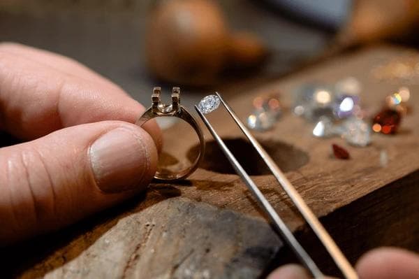 How to Find Reliable Diamond Jewelry Manufacturers in India: Complete Guide for Retailers and Brands